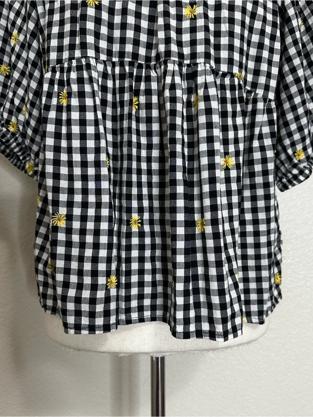 Old Navy Black White Gingham Embroidered Floral Puff Sleeves Top, Sz Medium